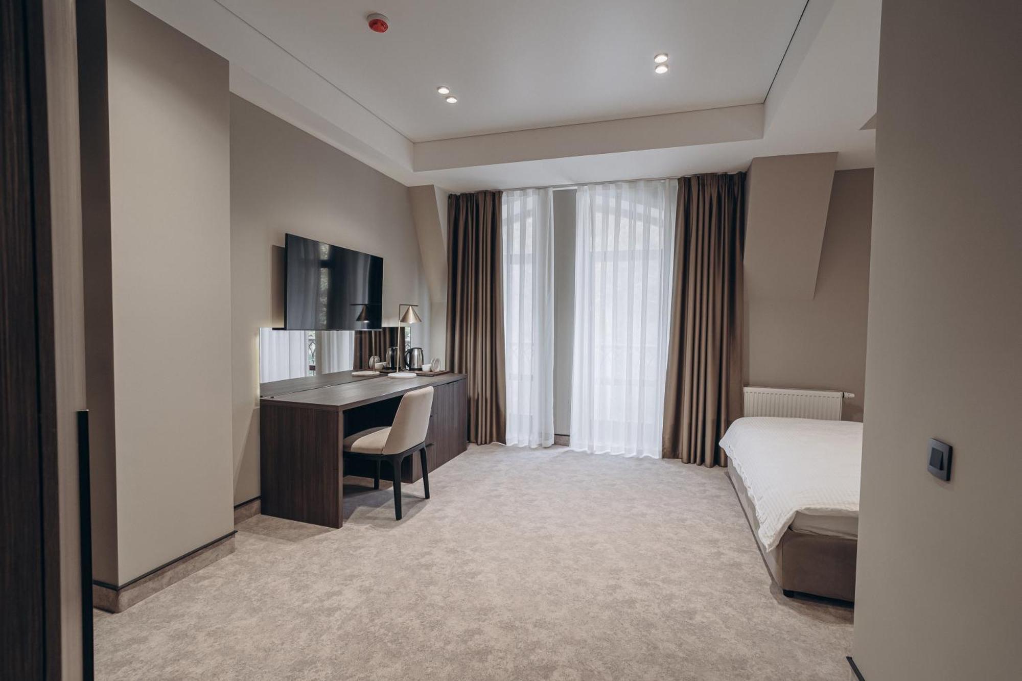 Park Hotel Bristol Uzhhorod Luaran gambar