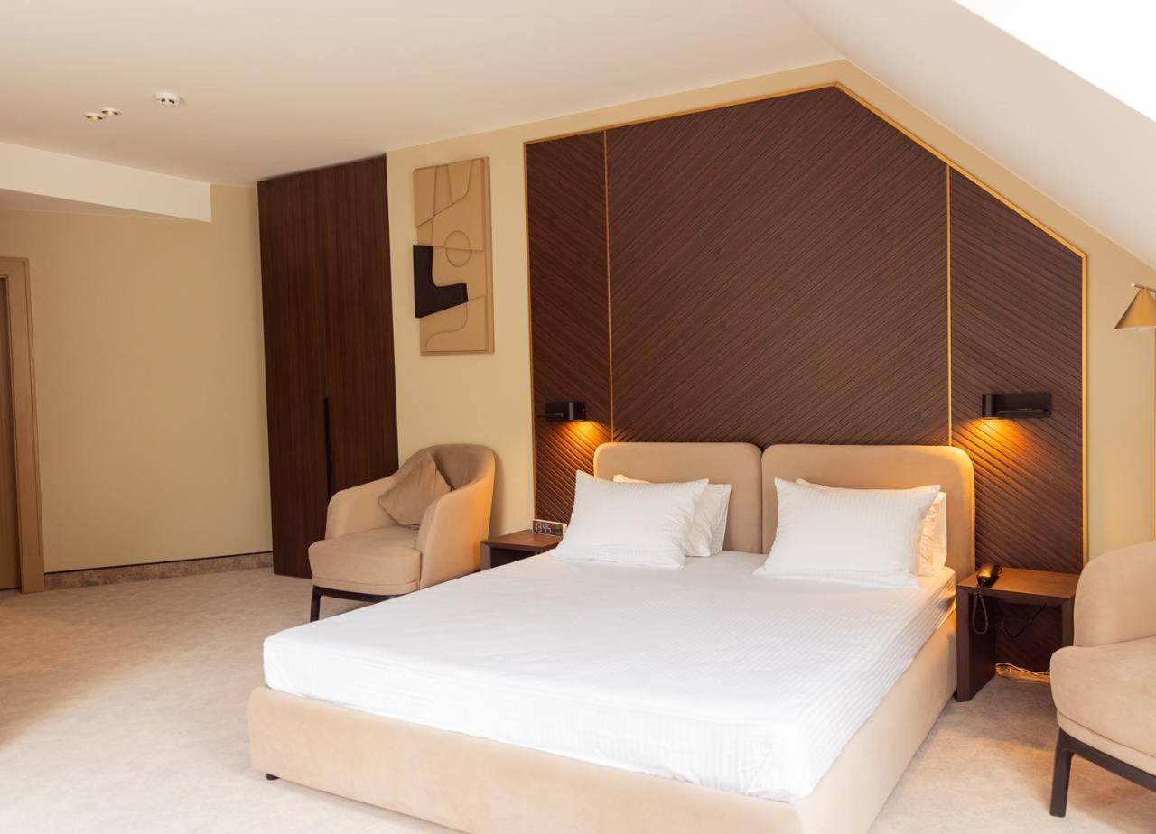 Park Hotel Bristol Uzhhorod Luaran gambar